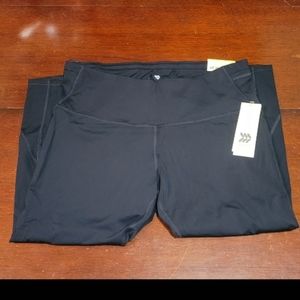 All in Motion Activewear Black Capri Leggings - Size XXL - NWT